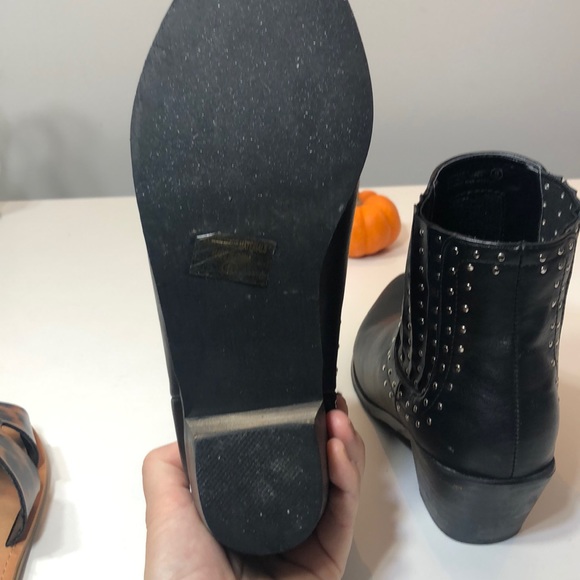 Black boots - Picture 4 of 4